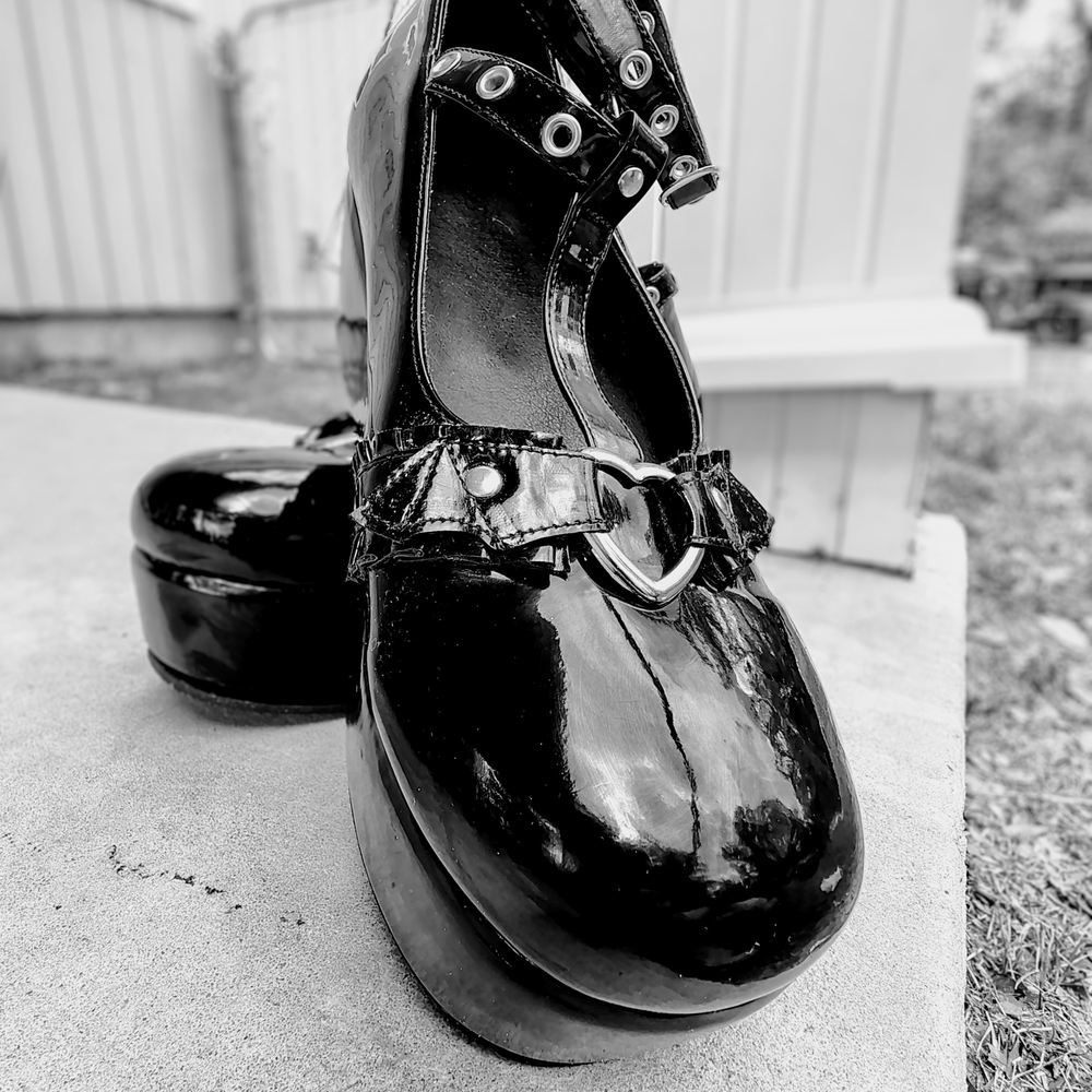 Women’s Black Patent Platform Gothic Mary Jane Heels - Picture 6 of 15